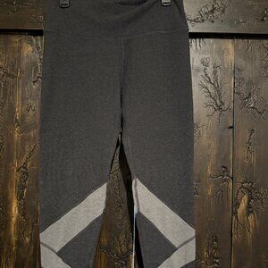 Old Navy Active Balance Leggings – XL – Moisture-Wicking Comfort!